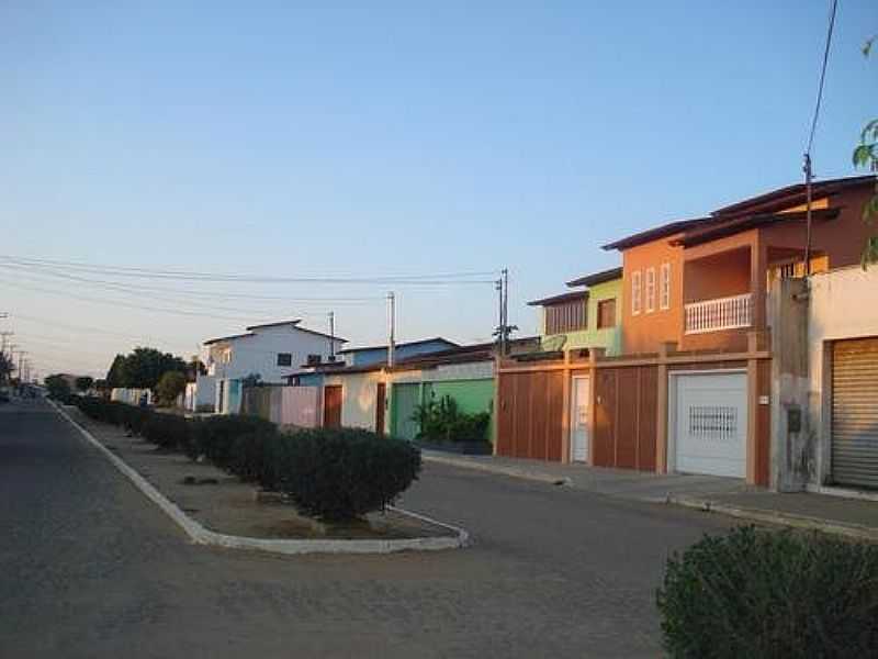 BELO CAMPO-BA-AV.FILOMENO VIANA,BAIRRO ALVORADA-FOTO:DABLIO FERRAZ - BELO CAMPO - BA