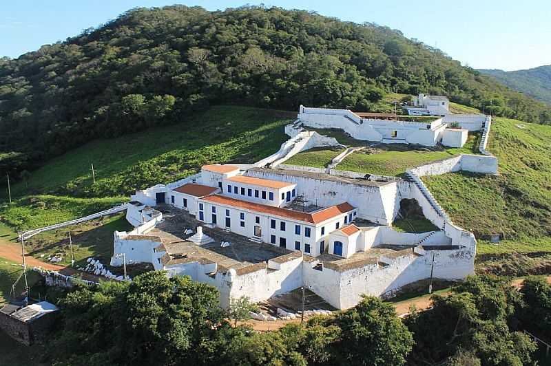 IMAGENS DA LOCALIDADE DE COIMBRA - MS - FORTE COIMBRA - S MARGENS DO RIO PARAGUAI - COIMBRA - MS