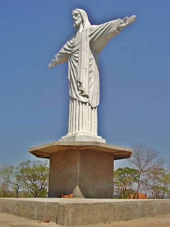 CRISTO REDENTOR-FOTO:LUIZ SIMES MOREIRA [PANORAMIO] - COXIM - MS