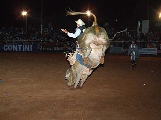 FESTA DE RODEIO-FOTO:EURIMAR [PANORAMIO] - DEODPOLIS - MS