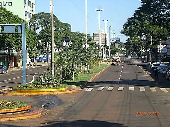 AVENIDA MARCELINO PIRES-FOTO:PAULO YUJI TAKARADA [PANORAMIO] - DOURADOS - MS