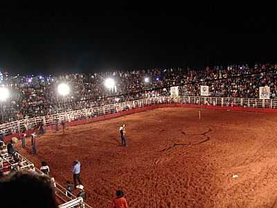 RODEIO FTIMAFEST CENTRO DE EVENTOS POR
RIVALDI - FTIMA DO SUL - MS