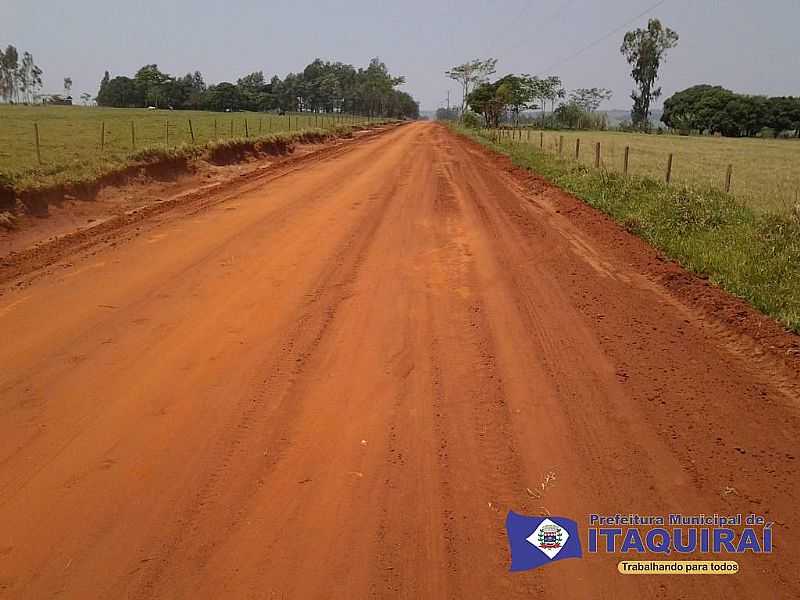 INDAI DO SUL-MS-ESTRADA SENDO PAVIMENTADA-FOTO:WWW.ITAQUIRAI.MS. - INDAI DO SUL - MS