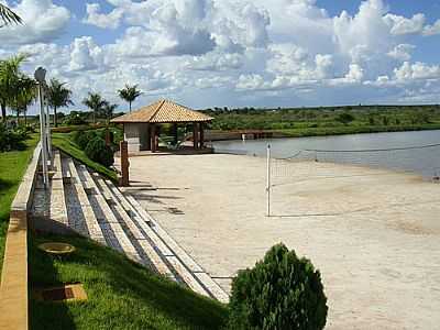 QUADRA DE VOLEI NO LAGO POR PAULO YUJI TAKARADA - ITAPOR - MS