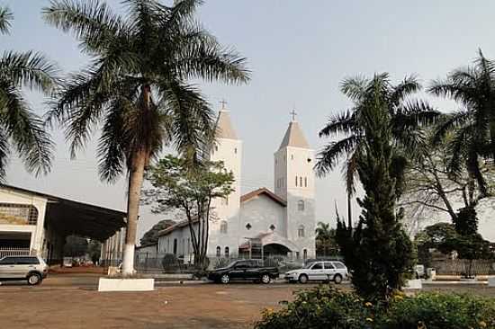 PRAA DA IGREJA DE SO JOS EM ITAPOR-MS-FOTO:PAULO YUJI TAKARADA - ITAPOR - MS
