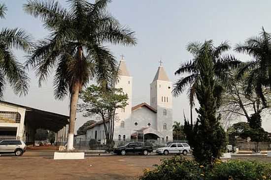 PRAA DA IGREJA DE SO JOS EM ITAPOR-MS-FOTO:PAULO YUJI TAKARADA - ITAPOR - MS