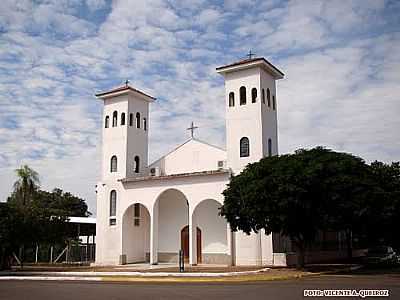 IGREJA MATRIZ DE SANTO
ANTONIO DE PDUA FOTO
VICENTE A. QUEIROZ - JARDIM - MS