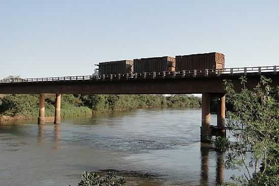 PONTE SOBRE O RIO AMAMBA EM NAVIRA-MS-FOTO:PAULO YUJI TAKARADA - NAVIRA - MS