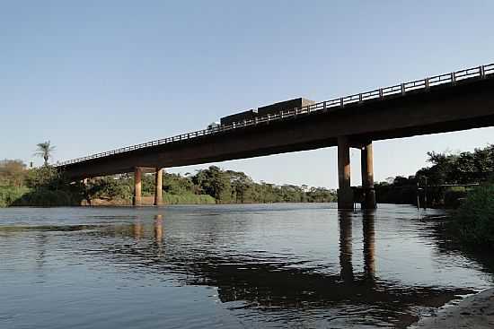 PONTE SOBRE O RIO AMAMBA EM NAVIRA-MS-FOTO:PAULO YUJI TAKARADA - NAVIRA - MS