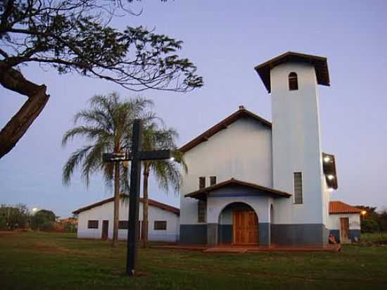 IGREJA NO DISTRITO DE NOVA AMRICA-FOTO:PAULO YUJI TAKARADA - NOVA AMRICA - MS