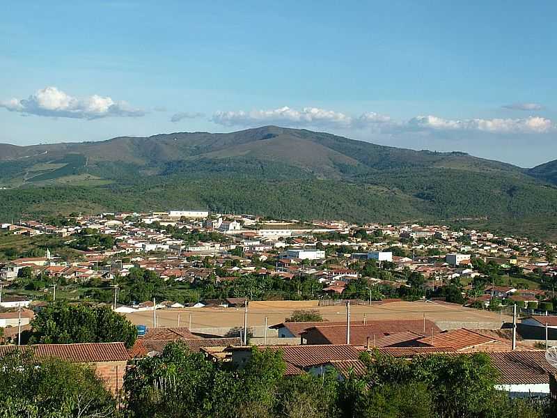 BOA NOVA-BA-VISTA PARCIAL DA CIDADE E A AO FUNDO A SERRA-FOTO:NELSON LAGO DUARTE - BOA NOVA - BA