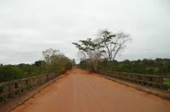 PONTE SOBRE O RIO APOR EM PARANABA-FOTO:HUMBERTO MLLER - PARANABA - MS