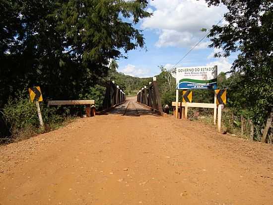 ESTRADA PARQUE EM PIRAPUTANGA-MS-FOTO:AUGUSTO MORALLES - PIRAPUTANGA - MS