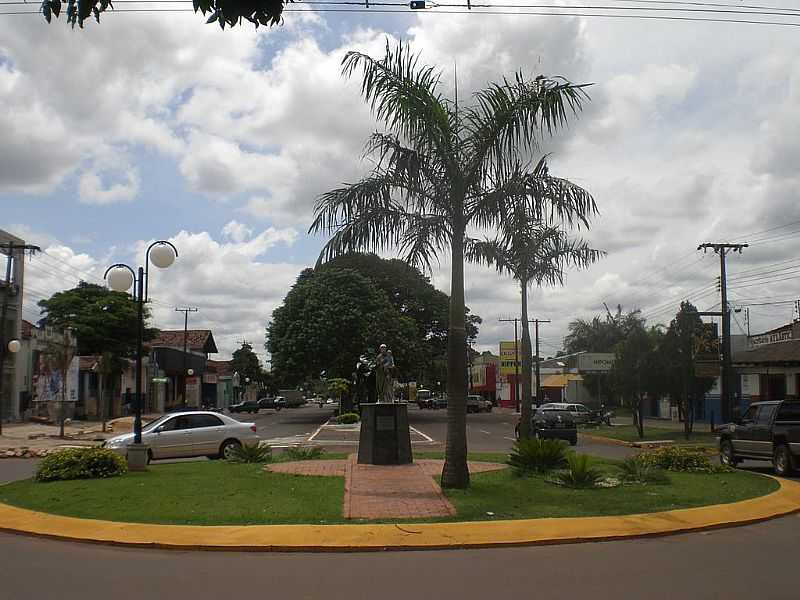 PONTA POR-MS-MONUMENTO  SO JOS NA ROTATRIA-FOTO:PAULO YUJI TAKARADA  - PONTA POR - MS