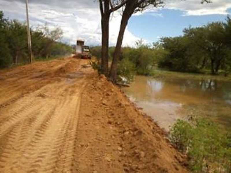 BOA VISTA DO LAGAMAR-BA-ESTRADA DE BOA VISTA-FOTO:JOO NRIS - BOA VISTA DO LAGAMAR - BA