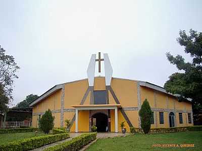 IGREJA MATRIZ DE N.S.
DA CONCEIO FOTO
VICENTE A. QUEIROZ - RIBAS DO RIO PARDO - MS