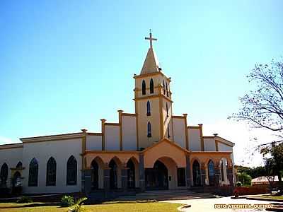 IGREJA MATRIZ DE SO
GABRIEL DE ARCANJO
FOTO VICENTE A. QUEIROZ - SO GABRIEL DO OESTE - MS