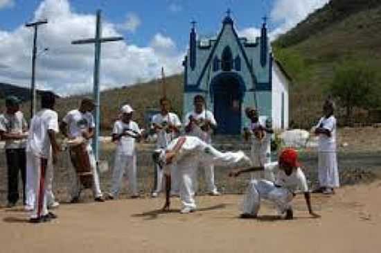 CAPOEIRA EM FRENTE DA IGREJA DE BOAU-BA-FOTO:ZENILTONMEIRA. - BOAU - BA