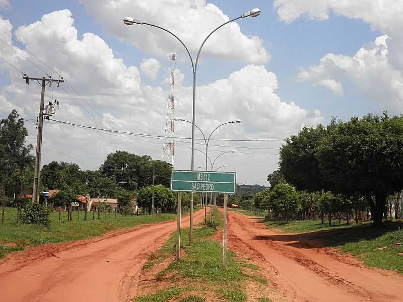 SO PEDRO-MS-ENTRADA DO DISTRITO ANTES DA PAVIMENTAO-FOTO:CIMICIDIO - SO PEDRO - MS