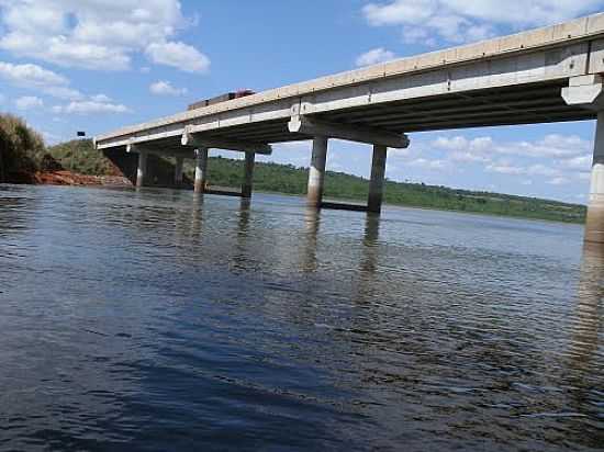 PONTE SOBRE O RIO CORRENTES EM SONORA-MS-FOTO:EMERSON STANISLAW - SONORA - MS