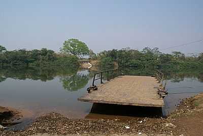 BALSA QUE FAZIA TRAVESSIA DO RIO CUIAB ANTES DE CONTRUIR A PONTE - ACORIZAL MT - ACORIZAL - MT