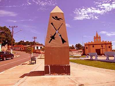 MONUMENTO NA PRAA CEL. TONHO OBRA DO ARTISTA FREDDE FOGAA - ACORIZAL - MT