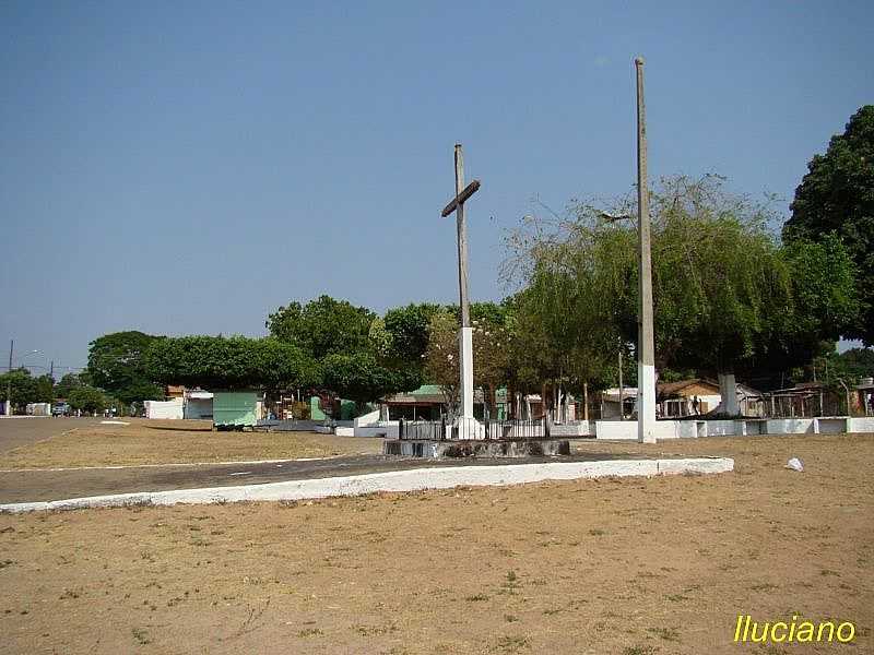 ALTO COIT-MT-CRUZEIRO NA PRAA DA MATRIZ-FOTO:LEANDRO LUCIANO - ALTO COIT - MT