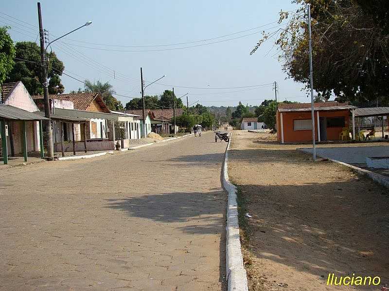 ALTO COIT-MT-RUA NO CENTRO-FOTO:LEANDRO LUCIANO - ALTO COIT - MT