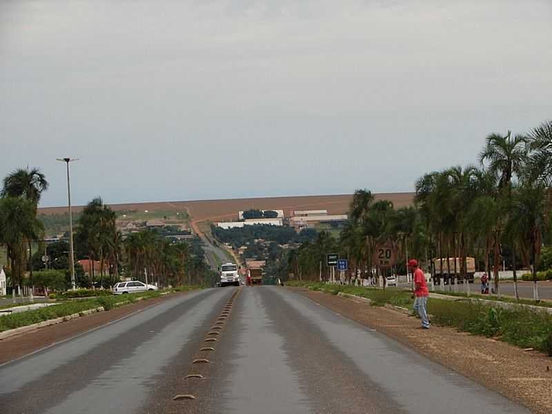 ALTO GARAS-MT-AVENIDA DE ENTRADA DA CIDADE-FOTO:DANILO RIBEIRO - ALTO GARAS - MT