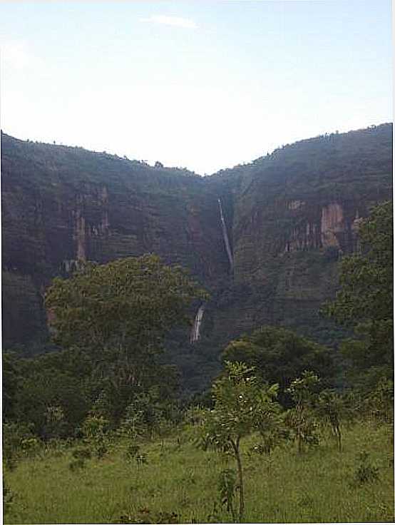 CACHOEIRA NA SERRA DO RONCADOR EM BARRA DO GARAS-FOTO:RAFAEL JOS RORATO - BARRA DO GARAS - MT