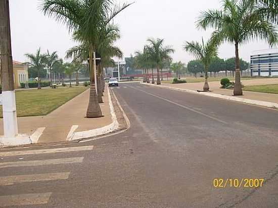 PRAA DE ABRIGA O FRUM, CMARA E PREFEITURA DE CAMPO VERDE-FOTO:SILVINHA ZANCHETTO - CAMPO VERDE - MT