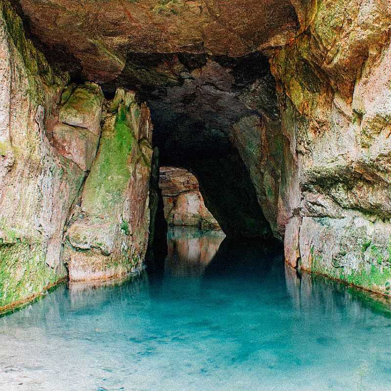 CHAPADA DOS GUIMARES-MT-GRUTA NA LAGOA AZUL-FOTO:CARPE MUNDI - CHAPADA DOS GUIMARES - MT