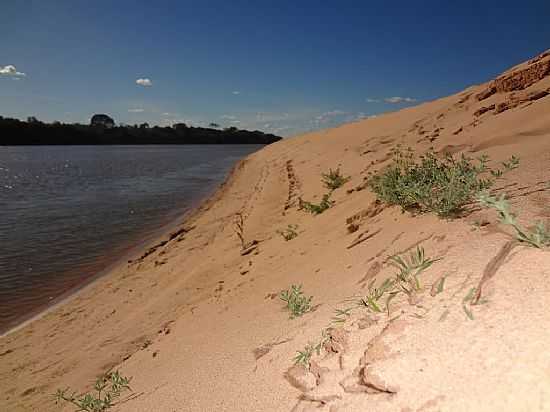 COCALINHO-MT-BANCO DE AREIA NO RIO ARAGUAIA-FOTO:PE. EDINISIO PEREIRA - COCALINHO - MT