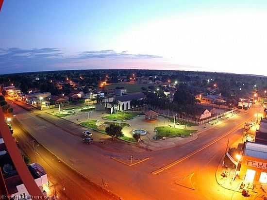 VISTA NOTURNA DO CENTRO DE CURVELNDIA-FOTO:CAVERNABEZERRA - CURVELNDIA - MT