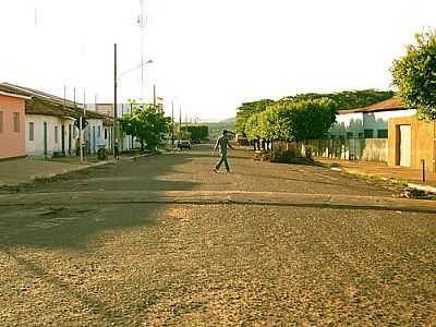 RUA EM DOM AQUINO-FOTO:EDSON WALTER CAVALAR  - DOM AQUINO - MT