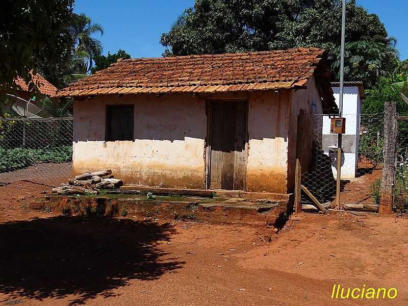 ENTRE RIOS-MT-CASA EM REA RURAL-FOTO:LEANDRO LUCIANO - ENTRE RIOS - MT