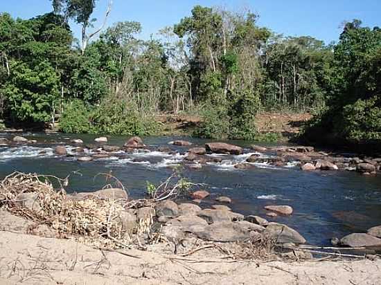 GUARANT DO NORTE-MT-CORREDEIRA NO RIO NHANDU-FOTO:JOO HENRIQUE ROSA  - GUARANT DO NORTE - MT