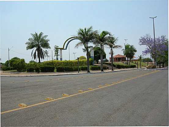 ENTRADA DE GUIRATINGA , POR LCIO FLVIO DE BELO HORIZONTE-MG - GUIRATINGA - MT