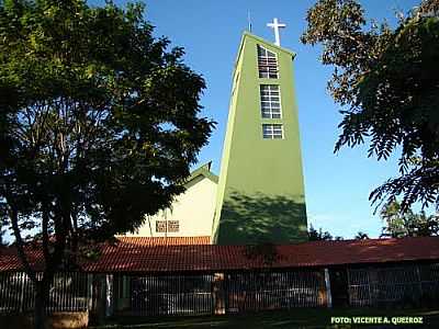 IGREJA MATRIZ DE SO 
FRANCISCO DE ASSIS
FOTO VICENTE A. QUEIROZ - JACIARA - MT