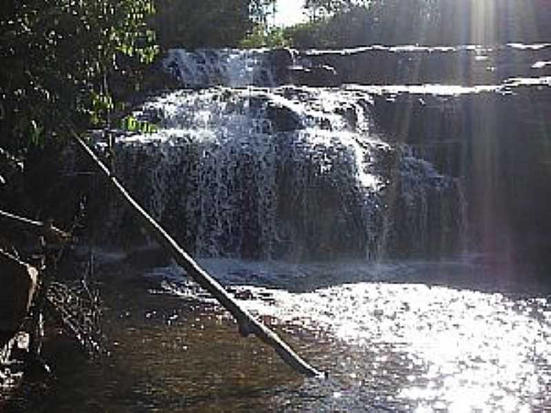 JUARA-MT-CACHOEIRA DO ASSENTAMENTO ESCONDIDO-FOTO:JUARANET - JUARA - MT