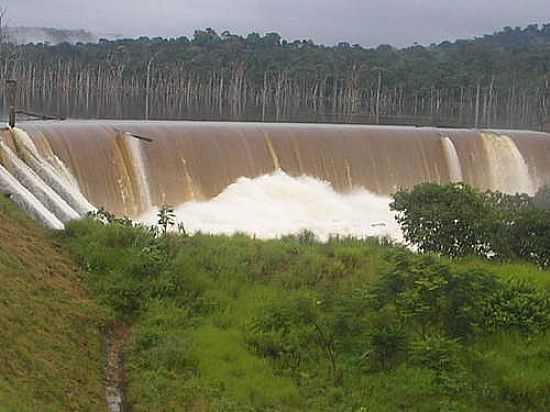 VERTEDOURO DA PCH NO RIO CASCA NA CHAPADA DOS GUIMARES-MT-FOTO:ELIZEUALMEIDAFESA - JUNA - MT