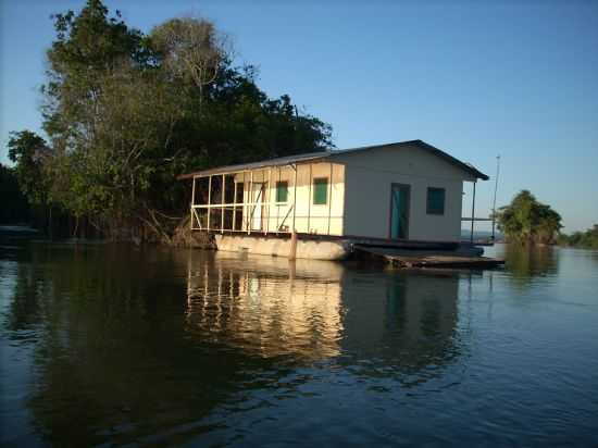 CASA FLUTUANTE NO RIO JURUENA, OTIMA PARA PESCAR DIRIAS E TRANSLADO POR PREOS CONVIDATIVOS., POR JRN IMOBILIARIA - JURUENA - MT