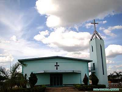 IGREJA MATRIZ DO SAGRADO CORAO DE JESUS FOTO VICENTE A. QUEIROZ - NOVA CANA DO NORTE - MT