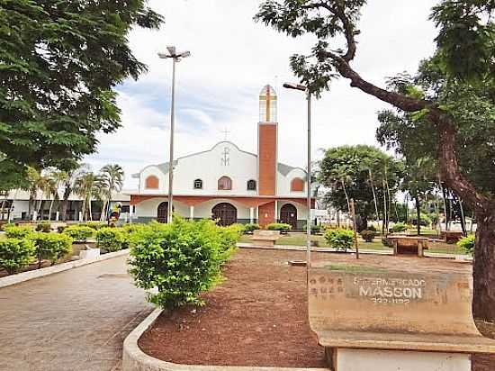 PRAA E IGREJA DE NOVA OLMPIA-MT-FOTO:EDSON WALTER CAVALAR - NOVA OLMPIA - MT