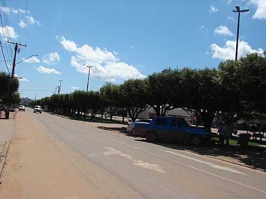 PARANATA-MT-AVENIDA CENTRAL-FOTO:DALCIO E MARILDA BEREGULA - PARANATA - MT