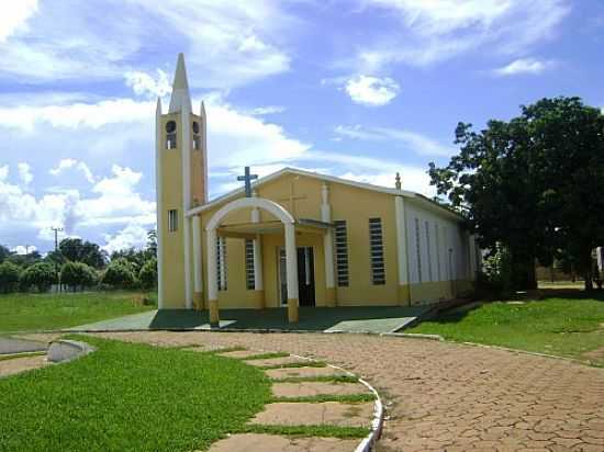 IGREJA MATRIZ NOSSA SENHORA DA ABADIA NA CIDADE DE RIBEIROZINHO-FOTO:EDUARDO GOMES DE ANDRADE - RIBEIROZINHO - MT