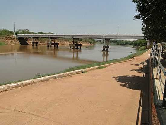 PONTE DO CAIS SOBRE O RIO VERMELHO EM RONDONPOLIS-FOTO:UBALDO GOMES - RONDONPOLIS - MT