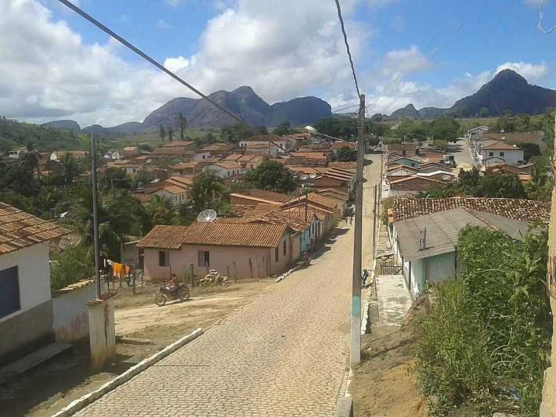 BURANHM-BA-VISTA DA CIDADE COM MONTANHAS AO FUNDO-FOTO:FACEBOOK - BURANHM - BA