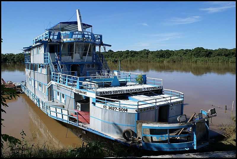 SANTO ANTNIO DO LEVERGER-MT-BARCO HOTEL PANTANAL APORTADO NO RIO CUIAB-FOTO:NLIO OLIVEIRA - SANTO ANTNIO DO LEVERGER - MT