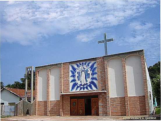 CATEDRAL DE N.SRA.DA ASSUNO EM SO FLIX DO ARAGUAIA-MT-FOTO:VICENTE A. QUEIROZ - SO FLIX DO ARAGUAIA - MT